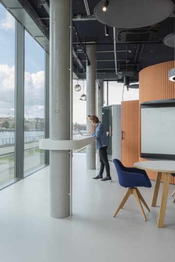 FURNISHINGS DESIGNED TO INSPIRE PRODUCTIVITY