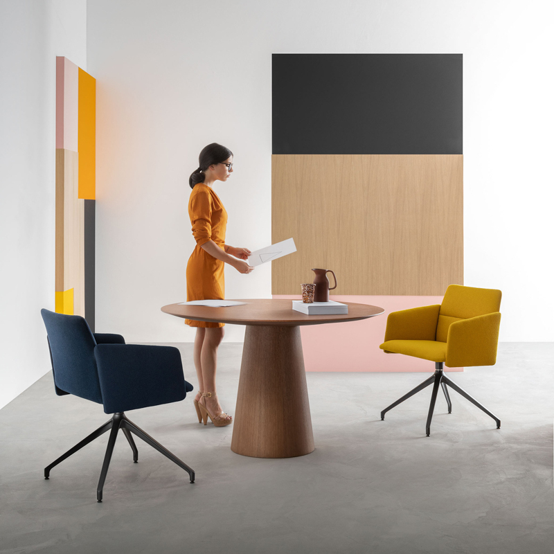Aura P/PB1 Armchairs