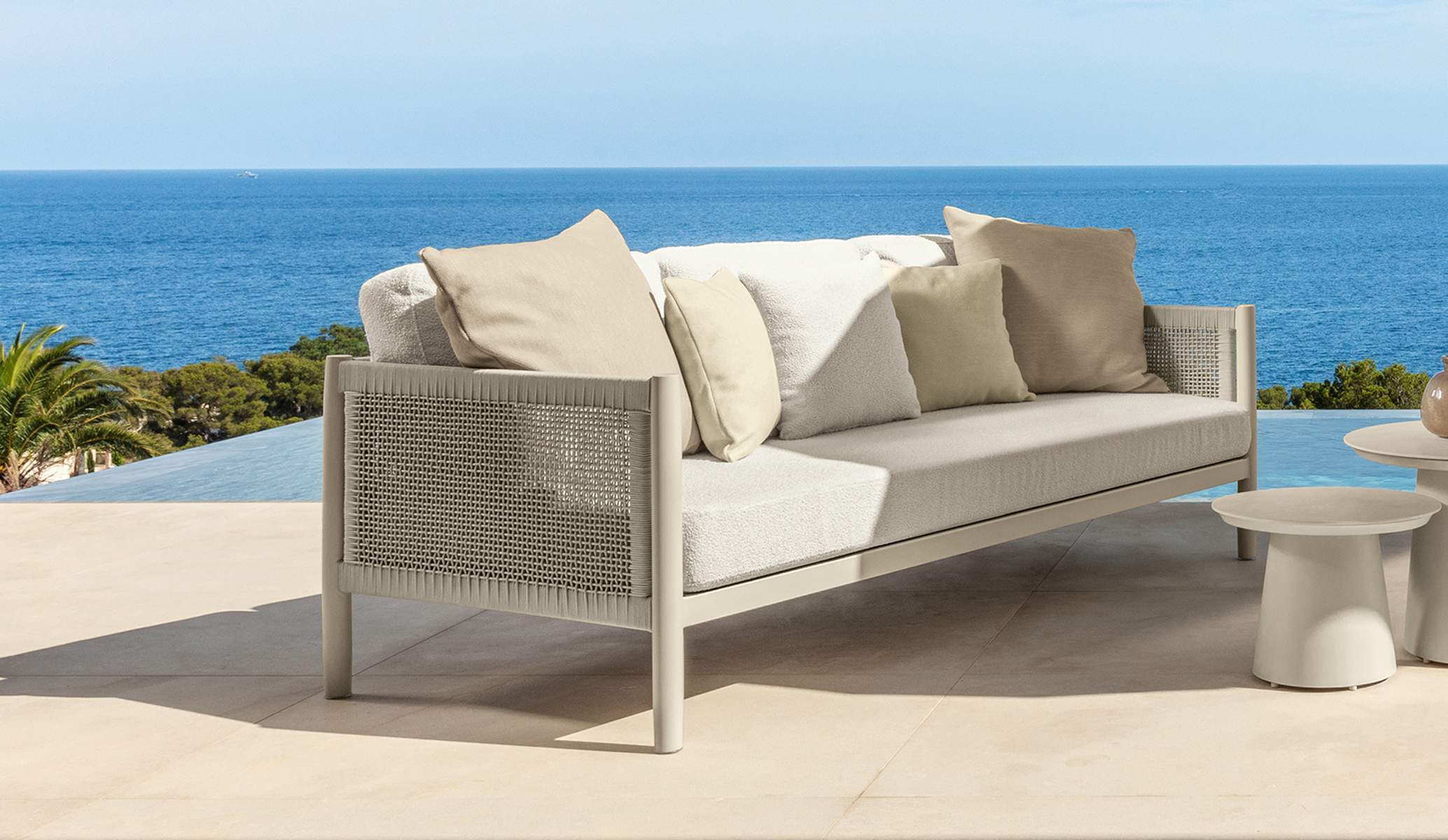 Dolcevita//Alu 3-Seater Sofas