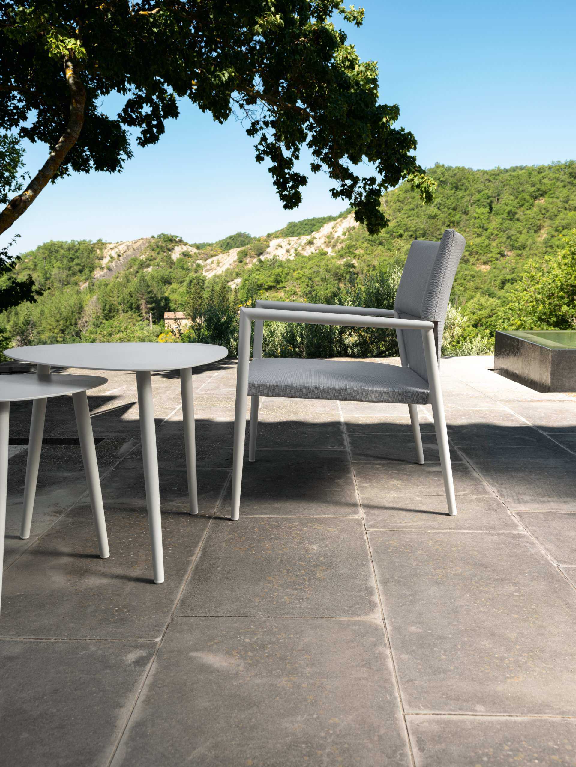 Milo - Coffee Table / 