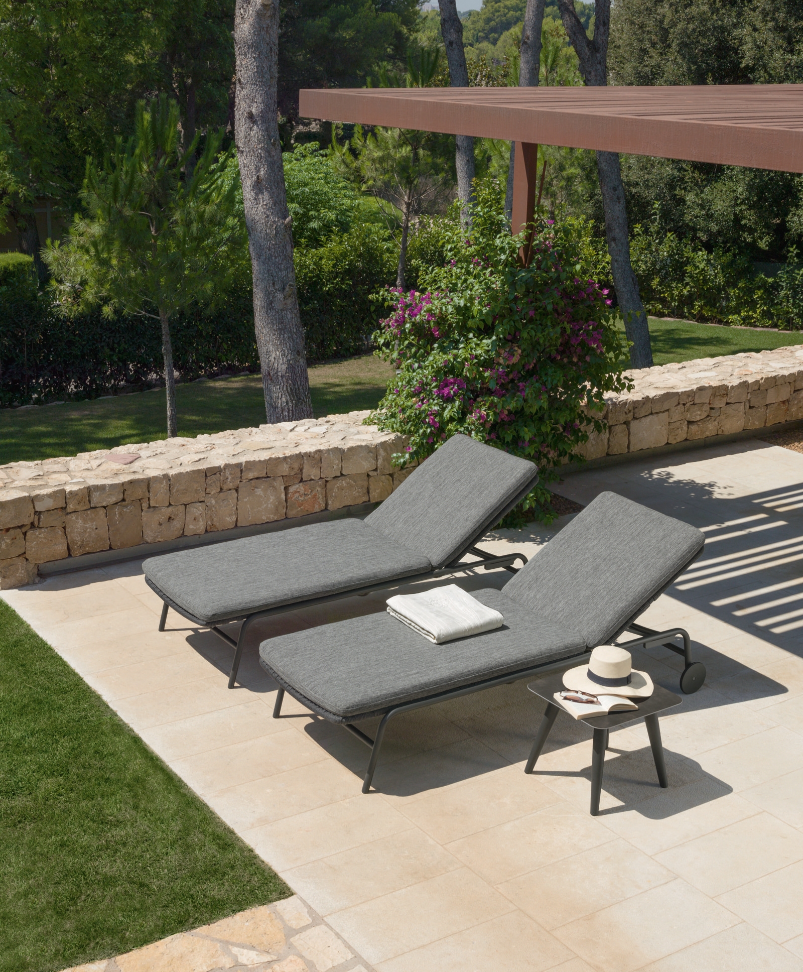 Moon Alu - Sun Lounge / 