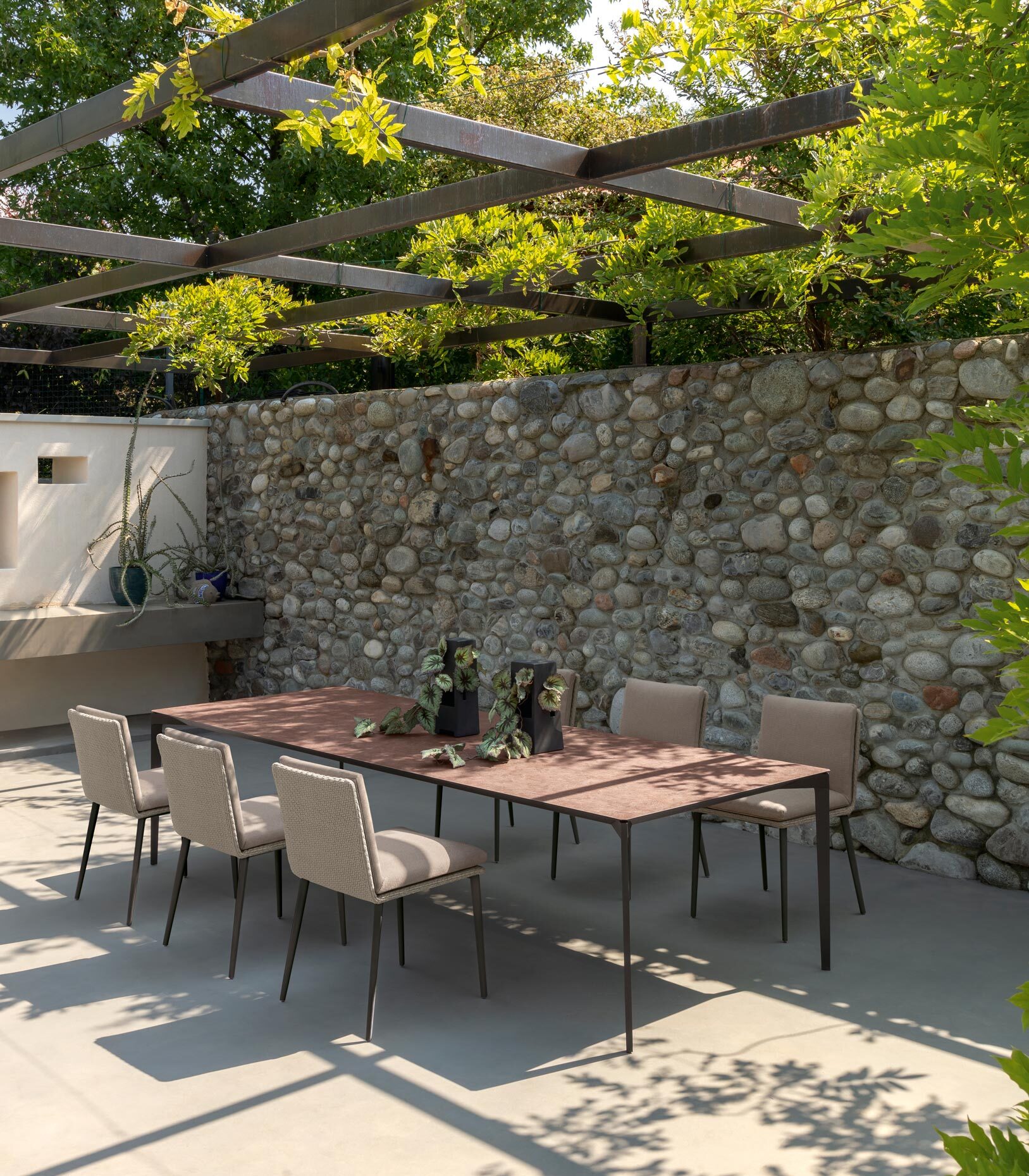 Leaf Dining Table