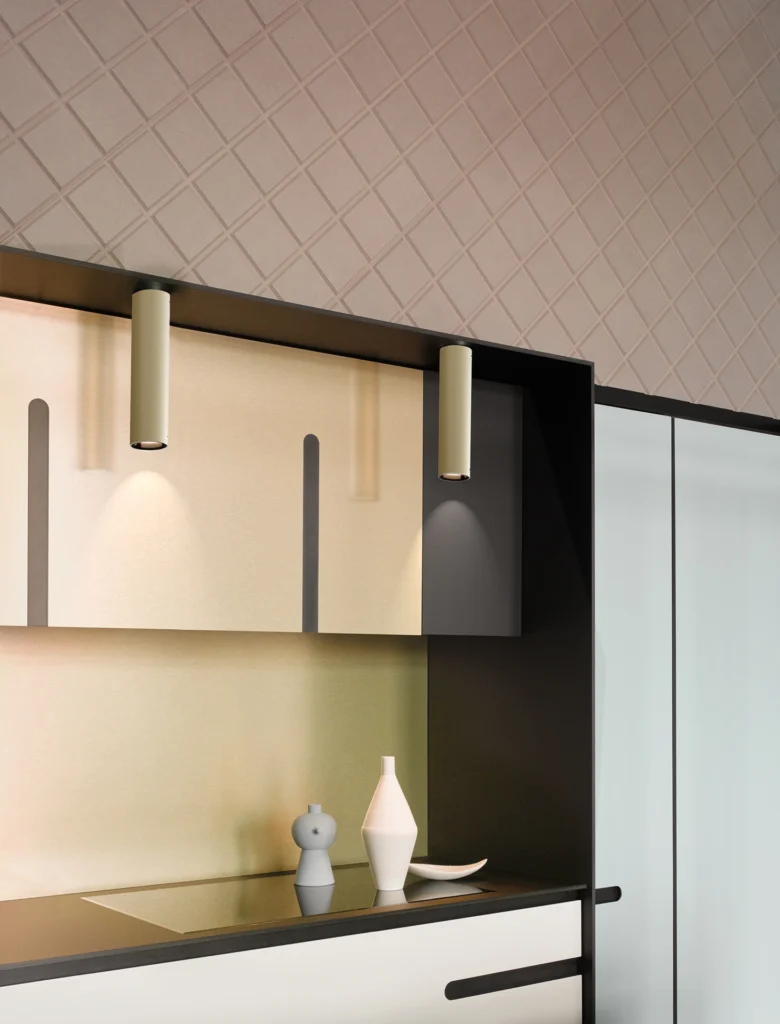 E04 Ceiling Light