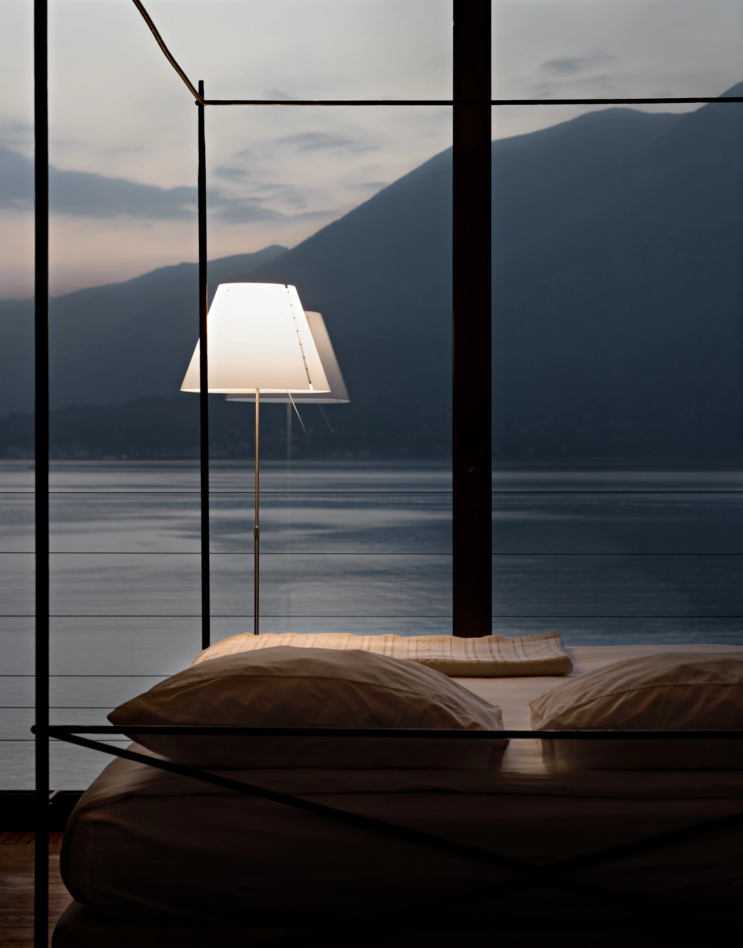 Costanza Floor Light