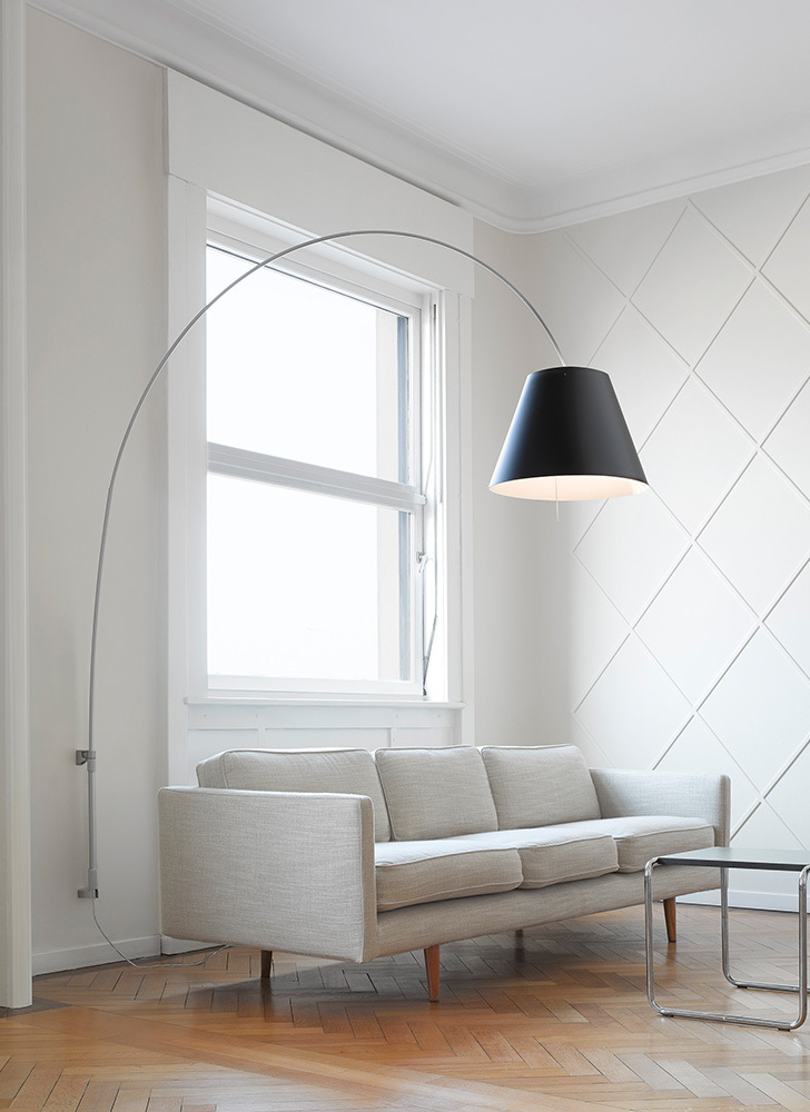 Lady Costanza Wall Light