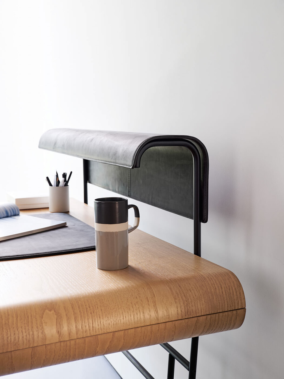 Apelle - Desk / Midj