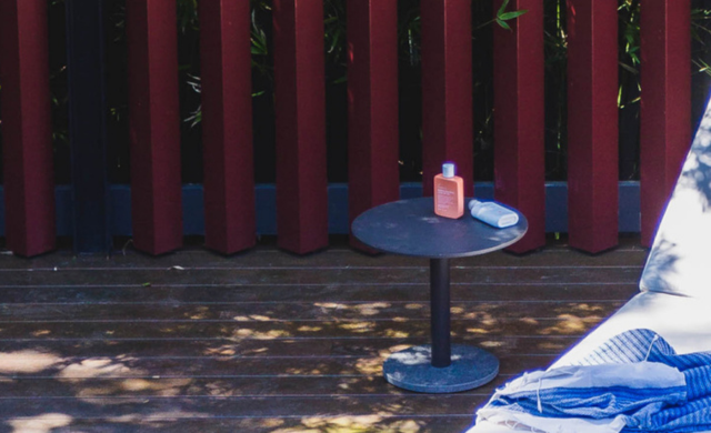 Madison - Round Side Table (Aluminum White / Marble White) / Harbour Outdoor