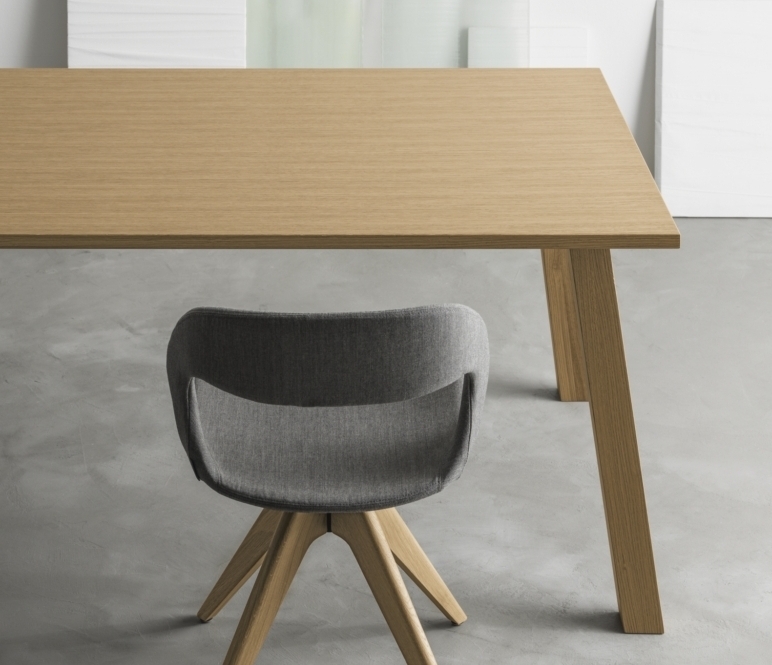 Mixis 100 Dining Tables