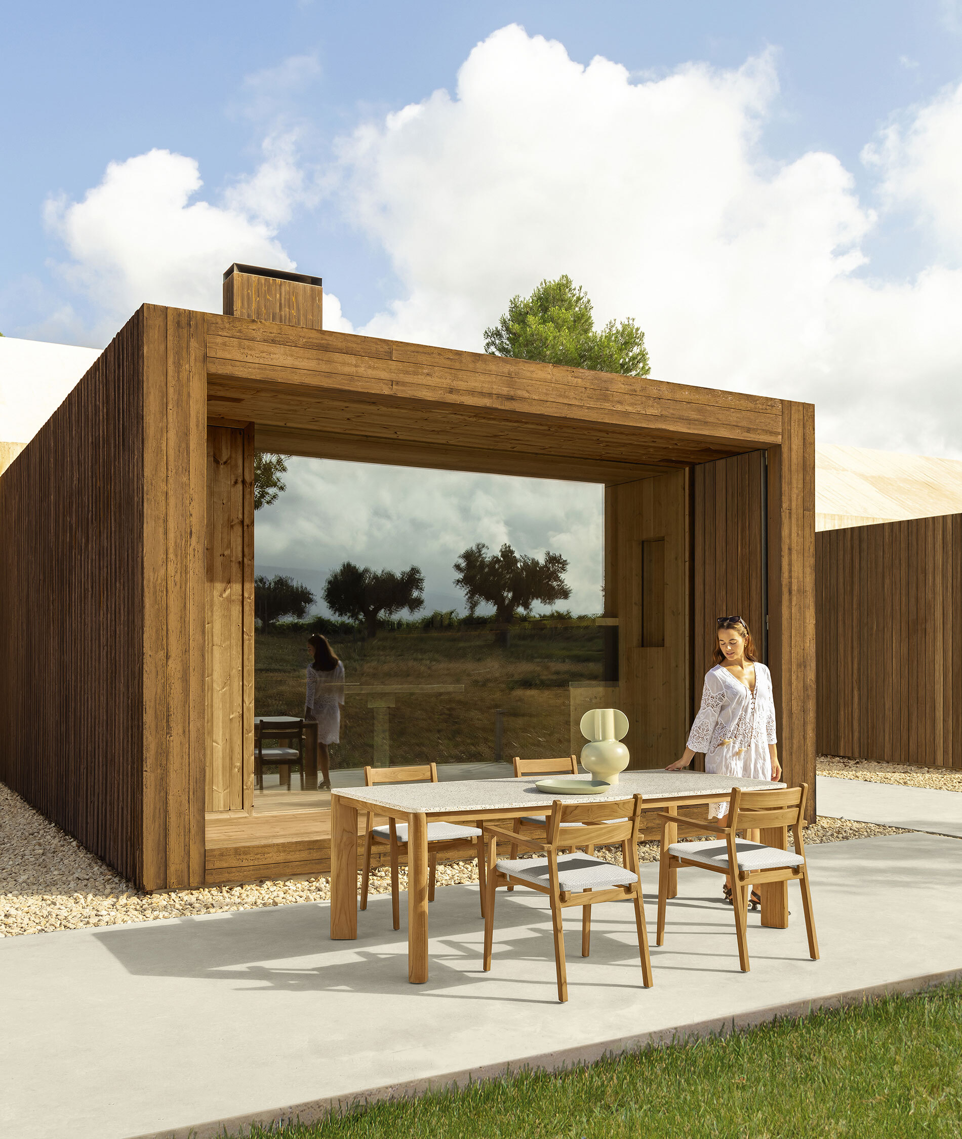 Oliver Dining Table