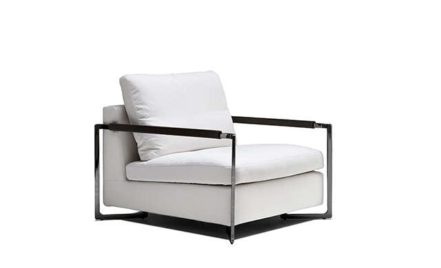 No Logo Light - Lounge Chair / Saba Italia
