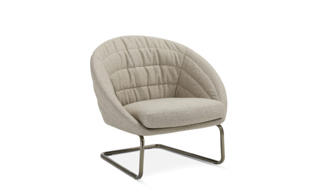 Fluer - Lounge Chair / Saba Italia