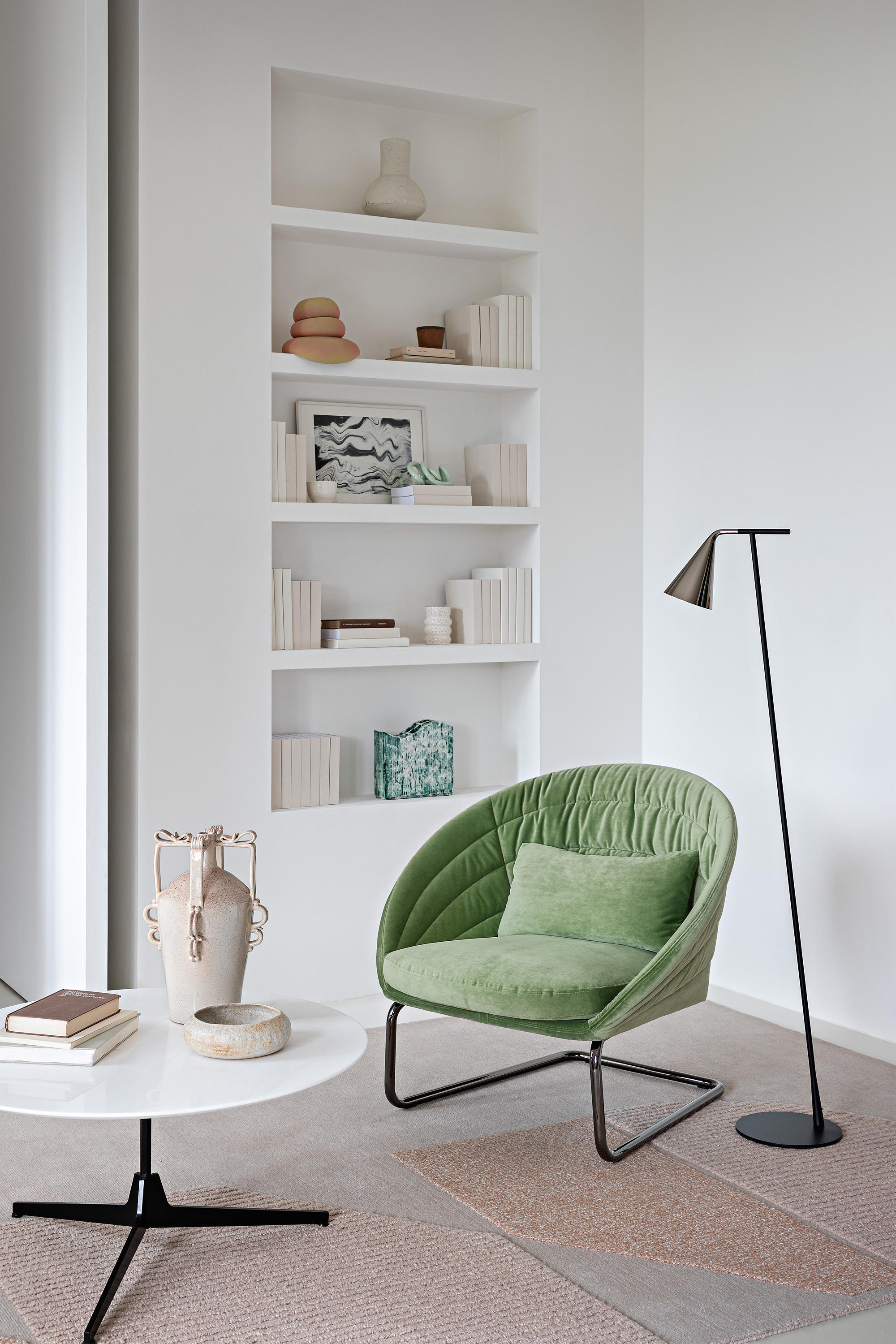 Fluer Lounge Chair