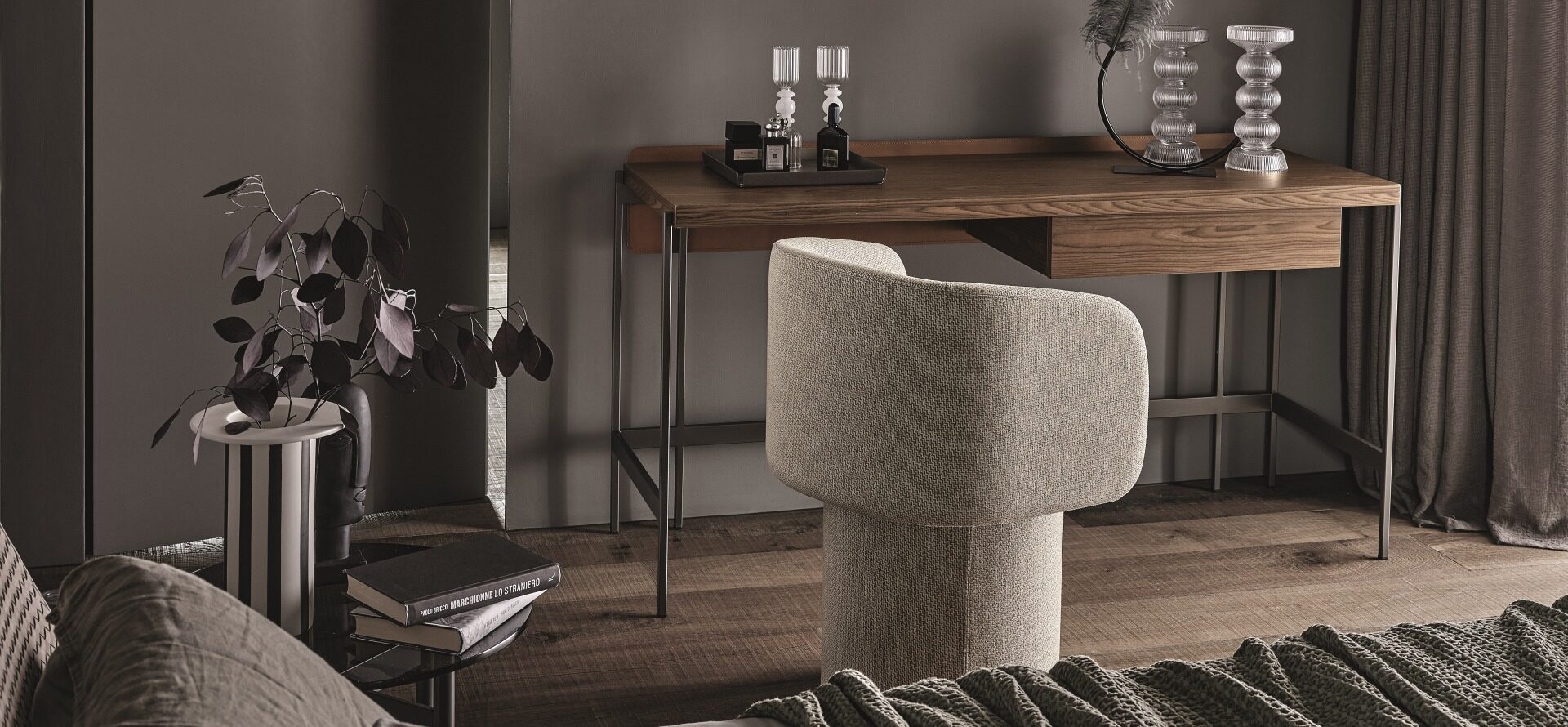 Unit Secretaire Complementary Furniture