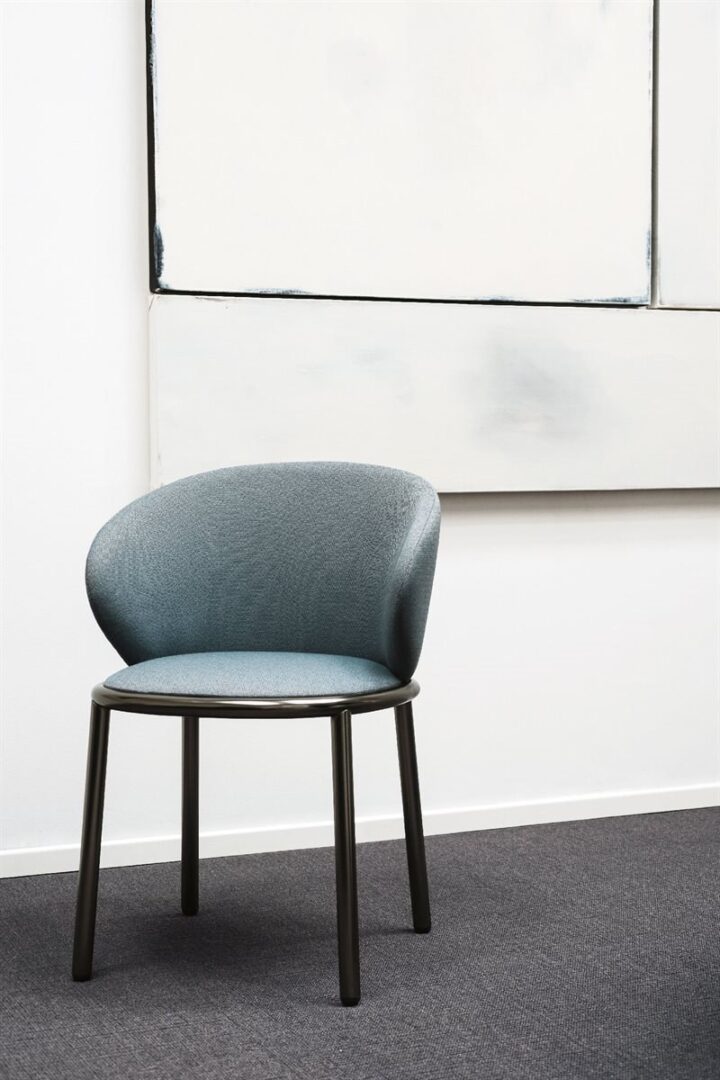 Mun Dining Chair / Dining Chairs / Desalto / Henri Living