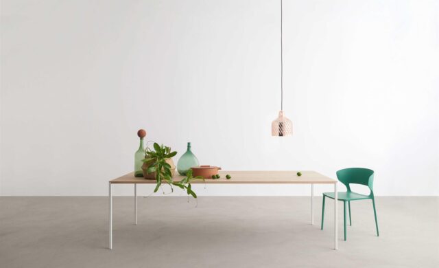 25 - Dining Table / Desalto