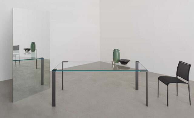 Liko Glass - Dining Table / Desalto