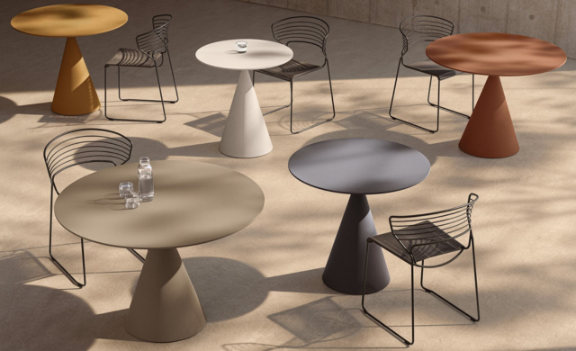 Clay - Tables / Desalto
