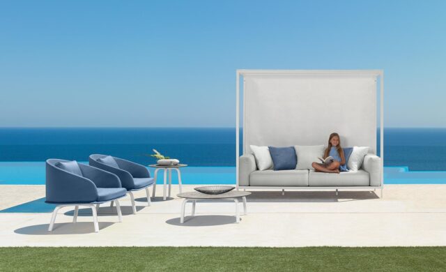 Cleo Soft - Sofa w/Canopy / Sofas