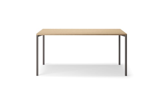 Plug - Dining Table / Crassevig