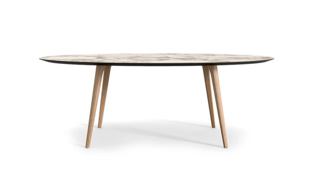 REA - Table / Dining Tables