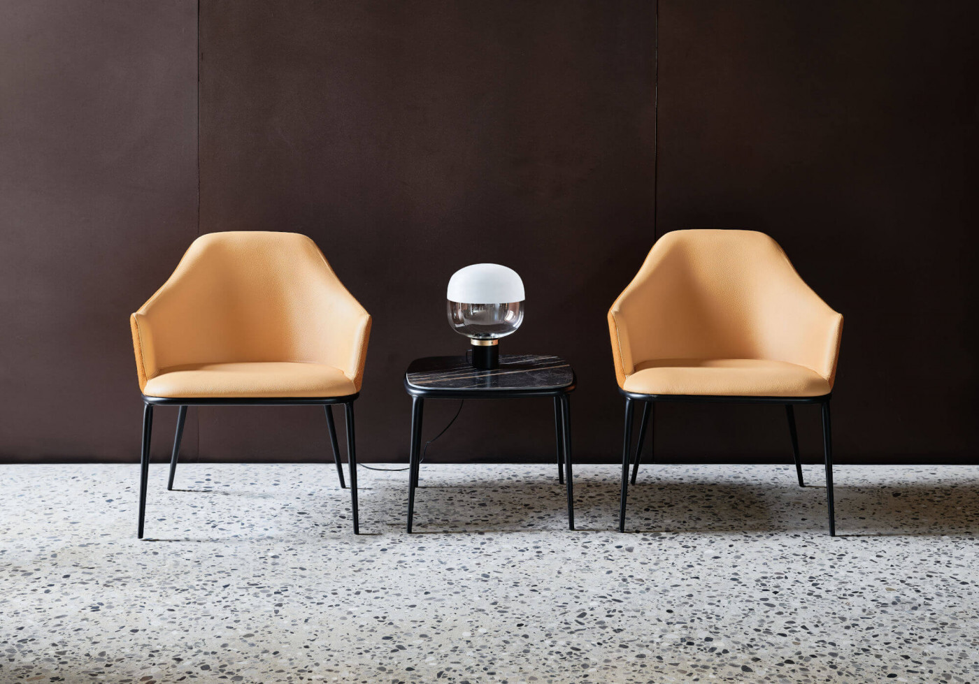 Lea - Lounge Chair / Midj