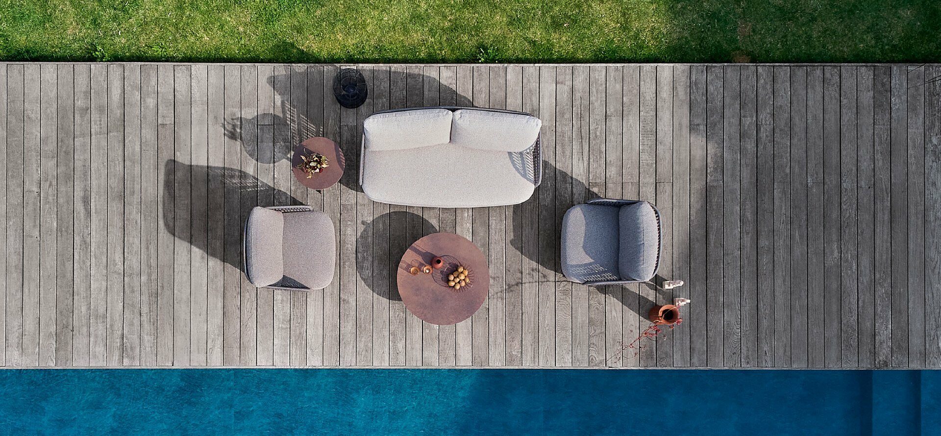 356 Outdoor Sunbeds