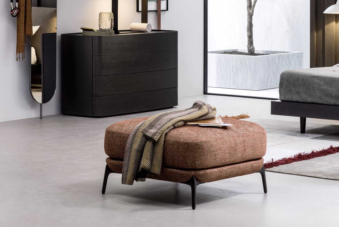 VELVET Ottoman